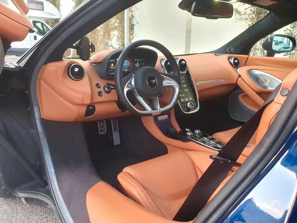 McLaren GT 04/2023-photo-14