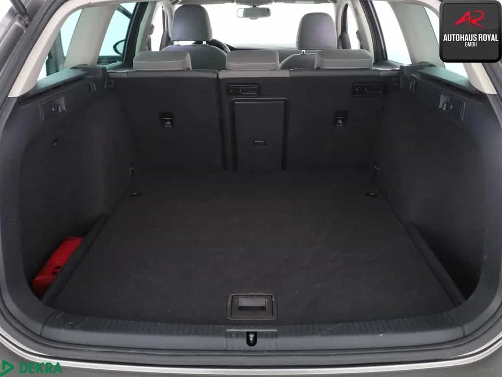Volkswagen Golf VII Variant 1.4 TSI HIGHLINE PANO,BI-XENON 02/2016-photo-11