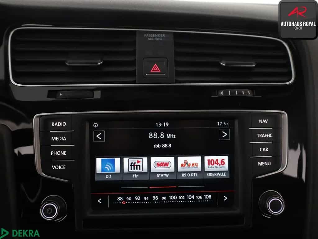 Volkswagen Golf VII Variant 1.4 TSI HIGHLINE PANO,BI-XENON 02/2016-photo-16