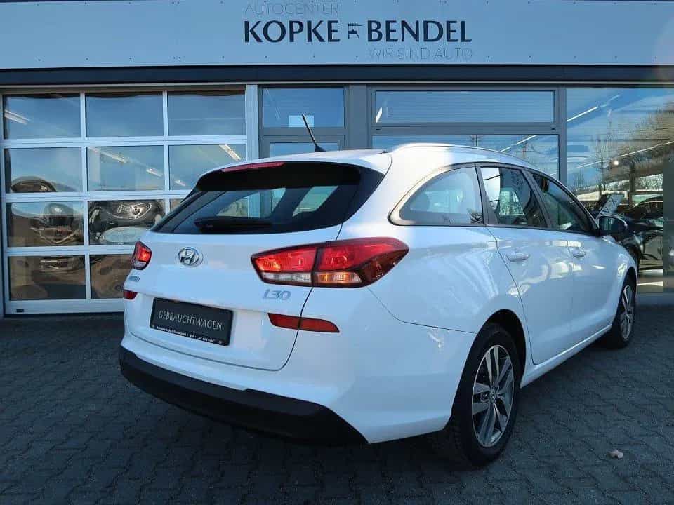 Hyundai i30 cw 1.0 T-GDI Trend*Allwetterreifen*LED Tagfa 12/2018-photo-4