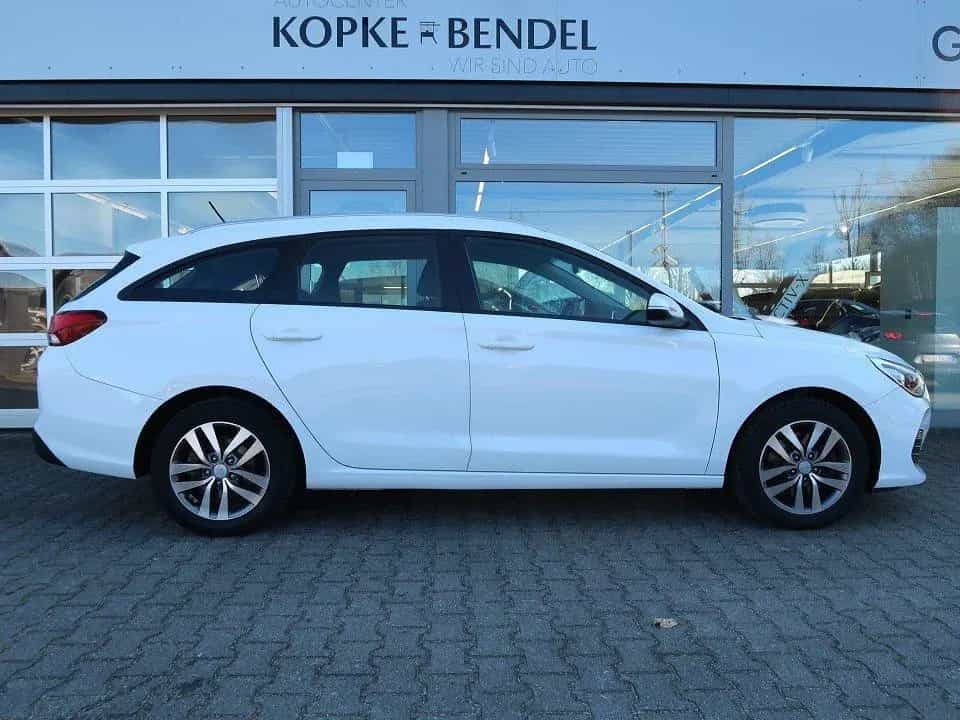 Hyundai i30 cw 1.0 T-GDI Trend*Allwetterreifen*LED Tagfa 12/2018-photo-5