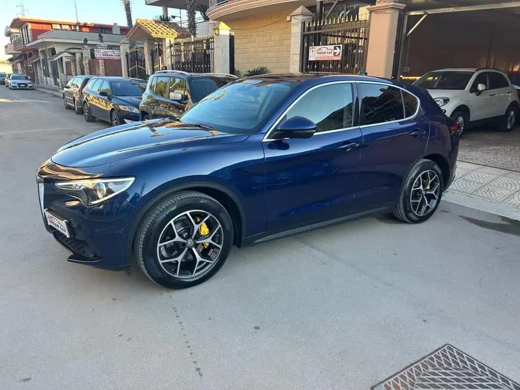 Alfa Romeo Stelvio 2.2 Turbodiesel 190 CV AT8 RW 08/2019-photo-4