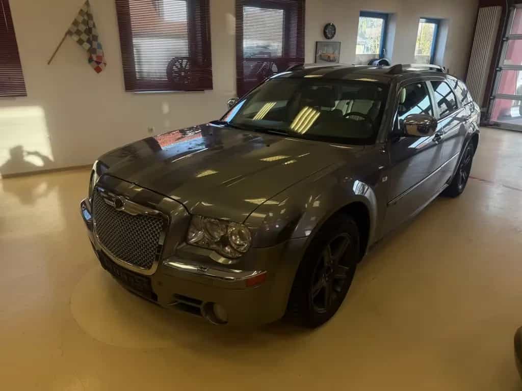 Chrysler 300C Touring 3.0 CRD Kombi,Navi,Xenon,1 Hand 06/2010-photo-0