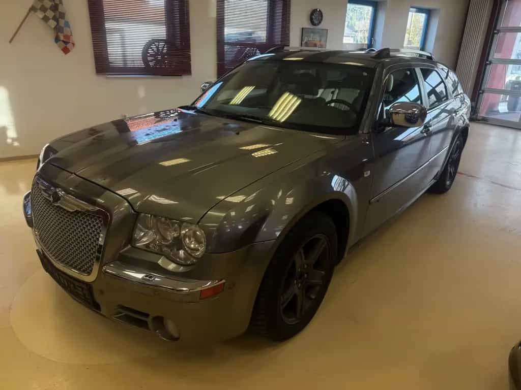 Chrysler 300C Touring 3.0 CRD Kombi,Navi,Xenon,1 Hand 06/2010-photo-4