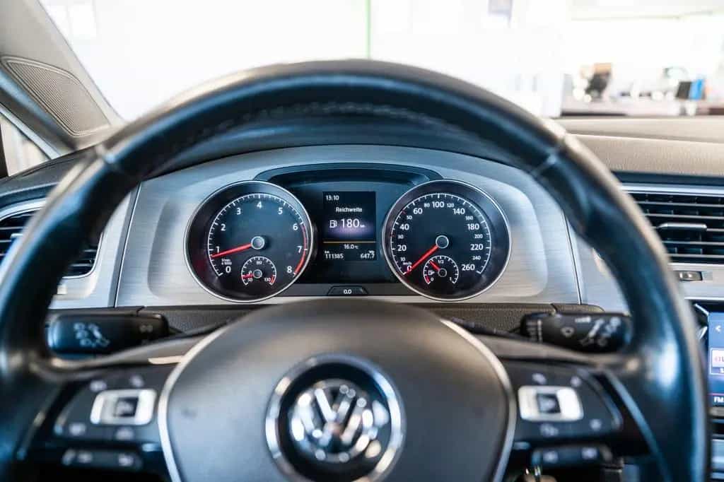 Volkswagen Golf VII 1.2 Benzin Highline Navi Kamera 03/2015-photo-26