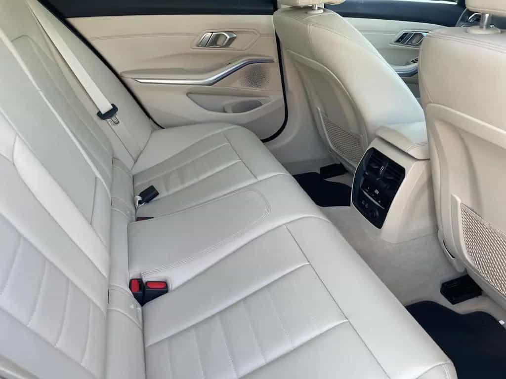 BMW 3 Series 320i xDrive Luxury/24 Monate Garantie/Leder/Driv 04/2020-photo-13
