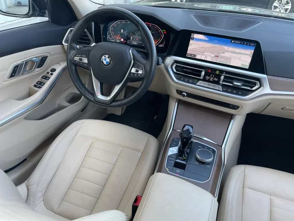 BMW 3 Series 320i xDrive Luxury/24 Monate Garantie/Leder/Driv 04/2020-photo-14