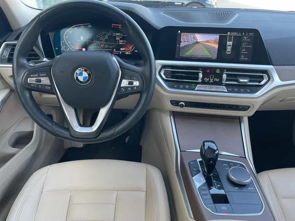 BMW 3 Series 320i xDrive Luxury/24 Monate Garantie/Leder/Driv 04/2020-photo-15