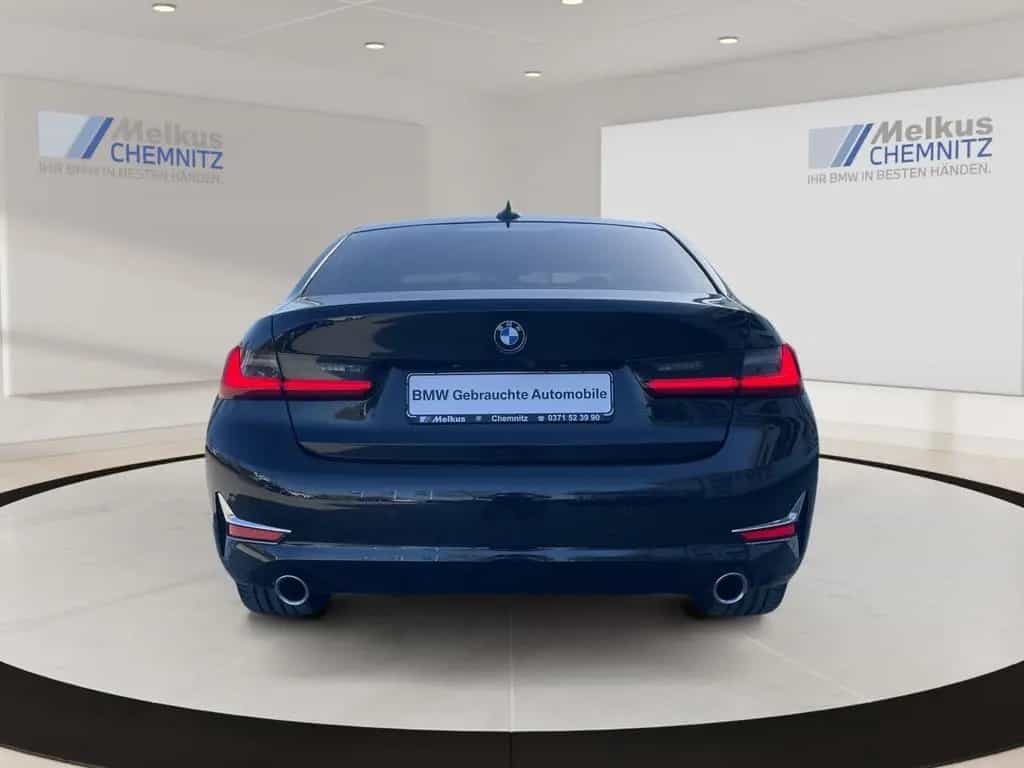 BMW 3 Series 320i xDrive Luxury/24 Monate Garantie/Leder/Driv 04/2020-photo-3