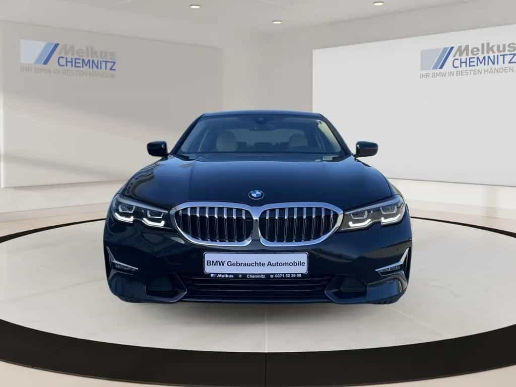 BMW 3 Series 320i xDrive Luxury/24 Monate Garantie/Leder/Driv 04/2020-photo-7