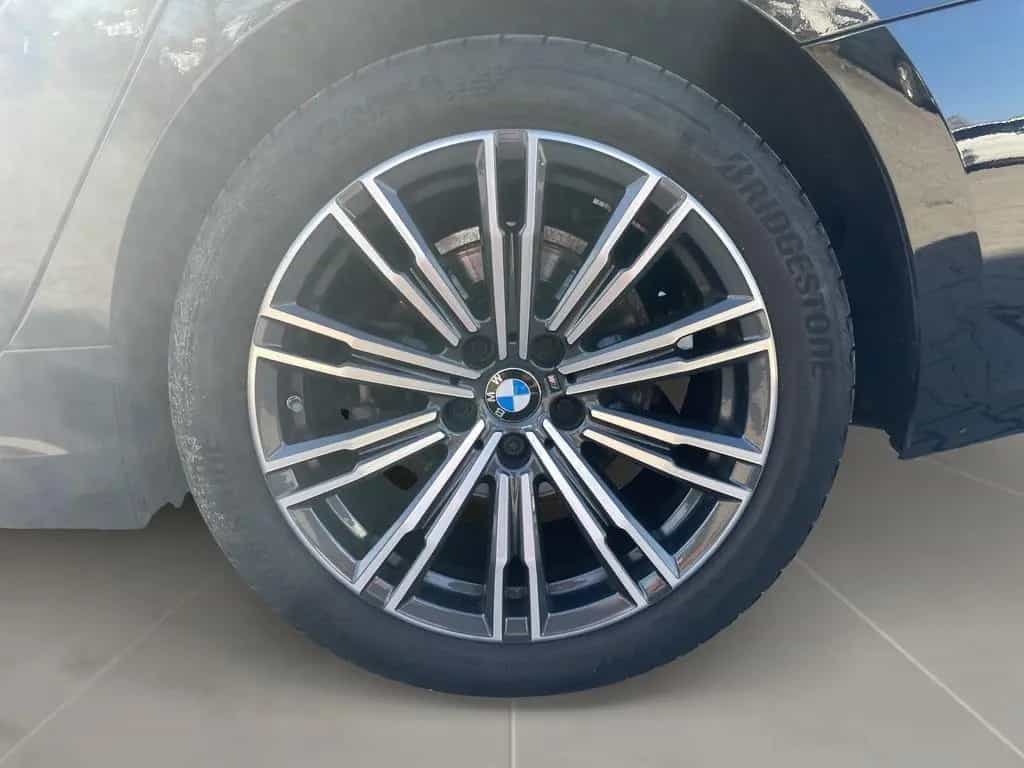 BMW 3 Series 320i xDrive Luxury/24 Monate Garantie/Leder/Driv 04/2020-photo-9