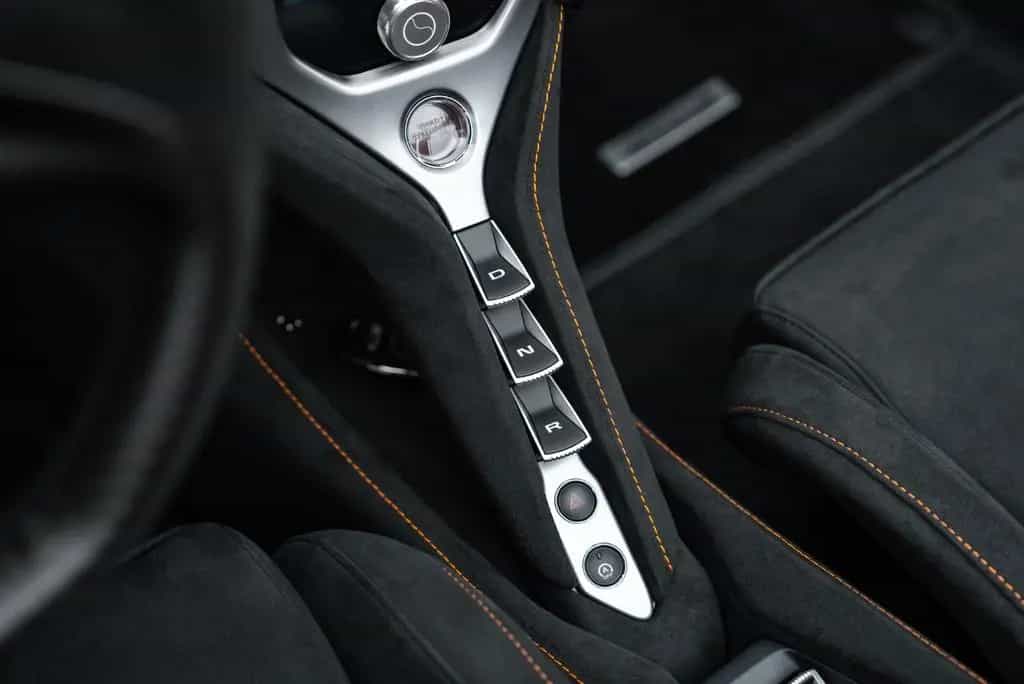McLaren 750S Spider CARBON/PERFORMANCE/360°CAMERA/B&W 02/2024-photo-14