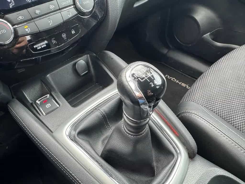 Nissan Qashqai Tekna*360*LED*KEYLESS*TEMPO*NAVI 01/2016-photo-20