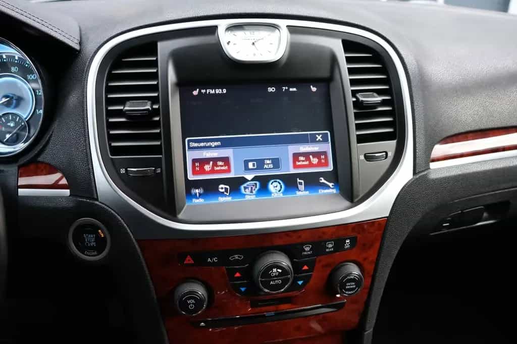 Chrysler 300C V6 Limited/ALPINE/SHZ/KAMERA/R20 11/2013-photo-17