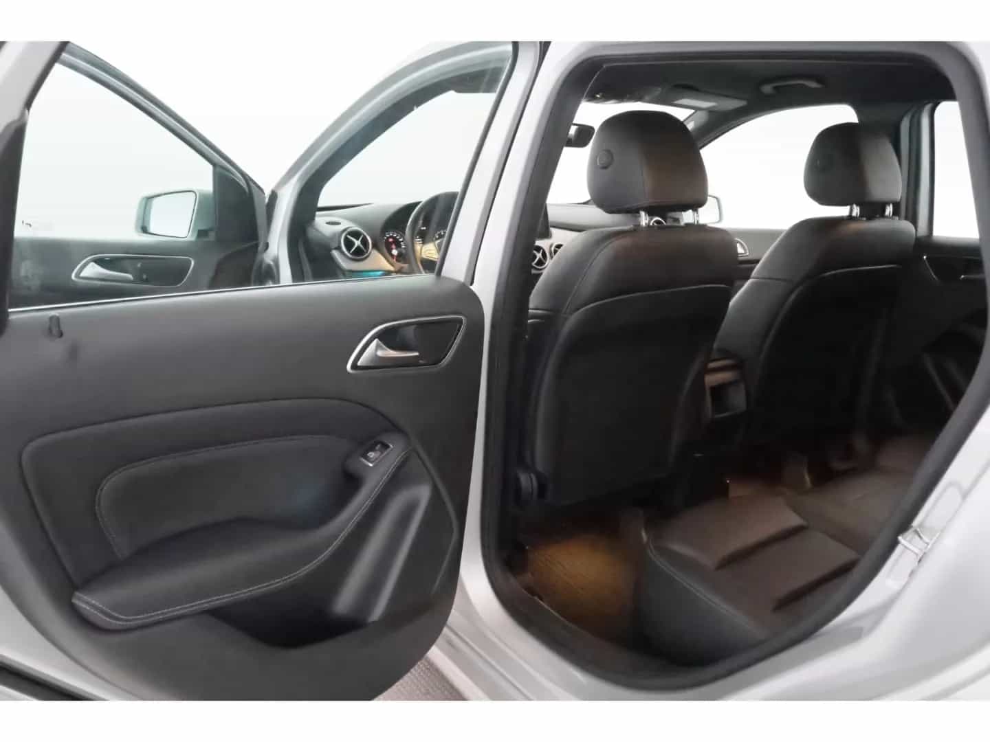 Mercedes-Benz B-Class 200 11/2018-photo-18