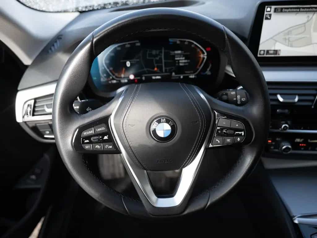 BMW 5 Series 520d Touring PANO HUD LED ACC W-LAN NAVI KAMERA 01/2023-photo-10