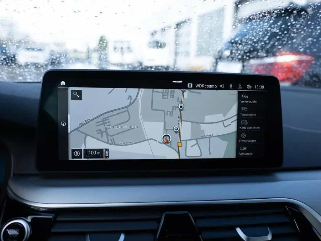 BMW 5 Series 520d Touring PANO HUD LED ACC W-LAN NAVI KAMERA 01/2023-photo-12