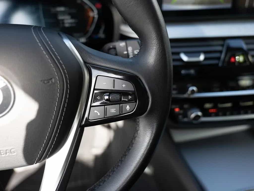 BMW 5 Series 520d Touring PANO HUD LED ACC W-LAN NAVI KAMERA 01/2023-photo-18