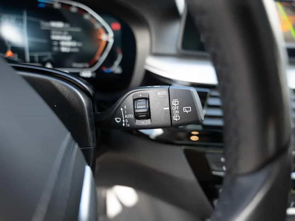 BMW 5 Series 520d Touring PANO HUD LED ACC W-LAN NAVI KAMERA 01/2023-photo-20