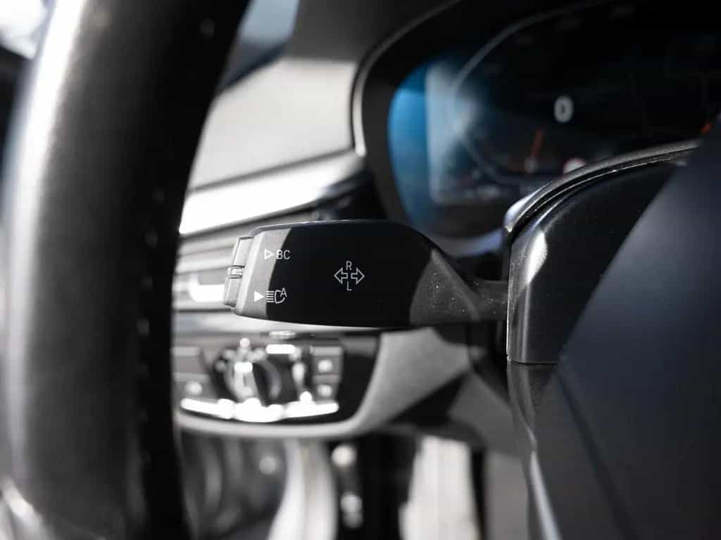 BMW 5 Series 520d Touring PANO HUD LED ACC W-LAN NAVI KAMERA 01/2023-photo-21