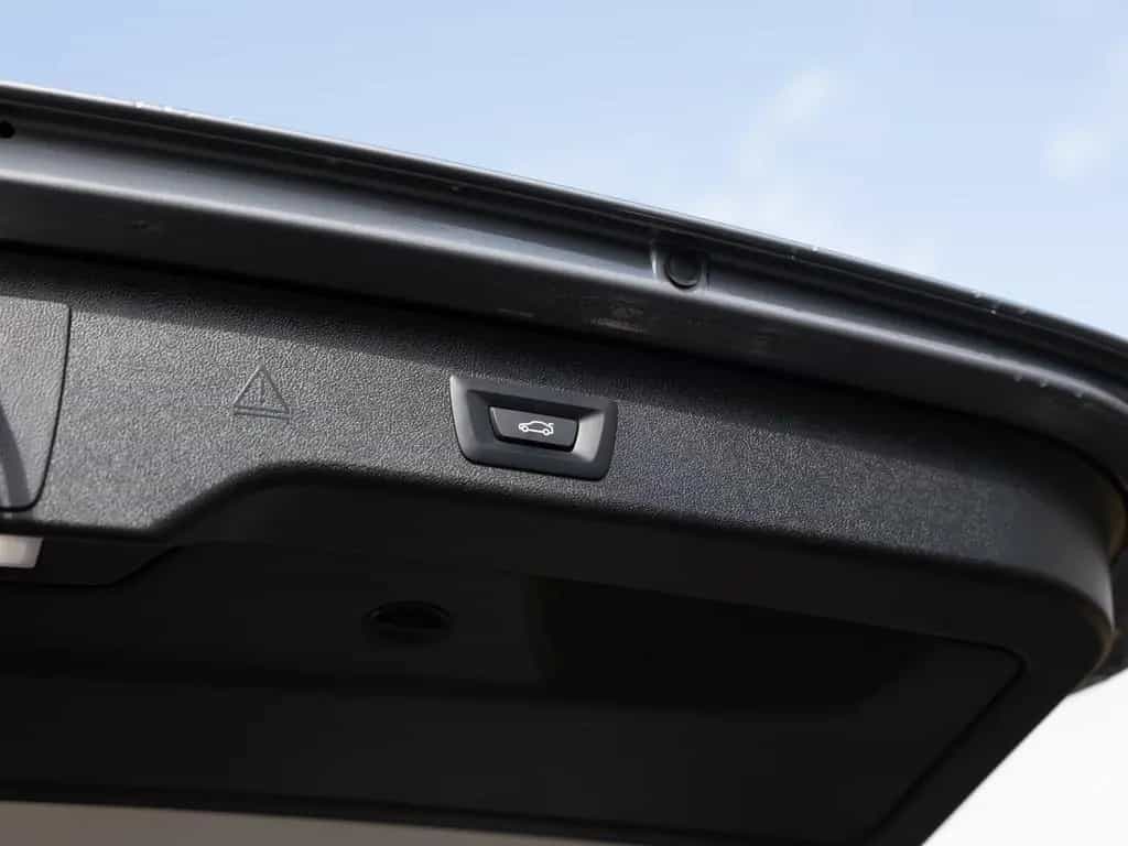 BMW 5 Series 520d Touring PANO HUD LED ACC W-LAN NAVI KAMERA 01/2023-photo-9