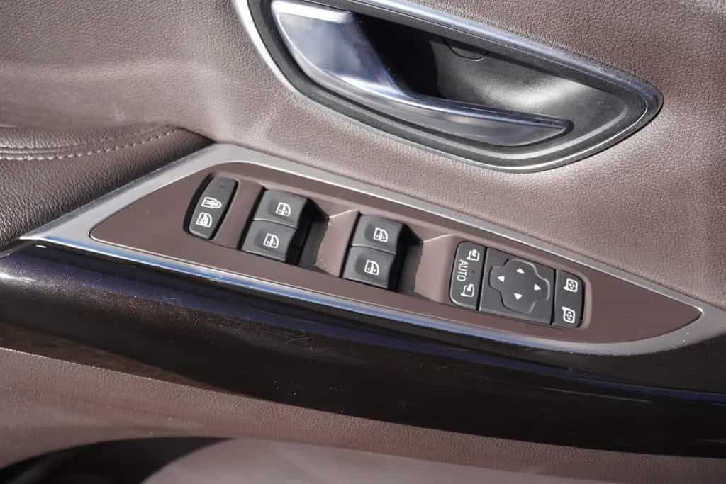 Renault Espace 1.6 dCi LED Navi Panorama 7-Sitzer PDC 05/2018-photo-23