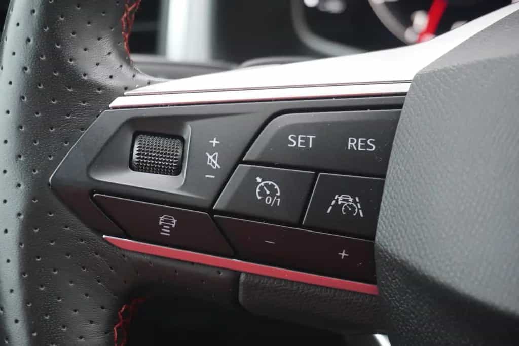 Seat Ateca 1.5 FR DSG LED Navi DAB ACC AHK PDC Kamera 06/2021-photo-17