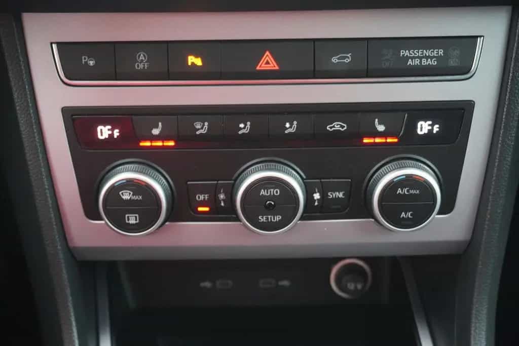 Seat Ateca 1.5 FR DSG LED Navi DAB ACC AHK PDC Kamera 06/2021-photo-22
