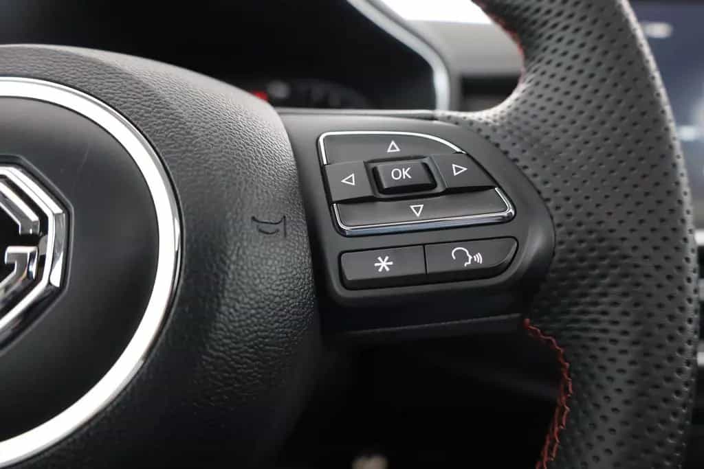 MG HS 1.5 T-GDI Luxury Aut. LED ACC Navi 360° Pano 03/2024-photo-17
