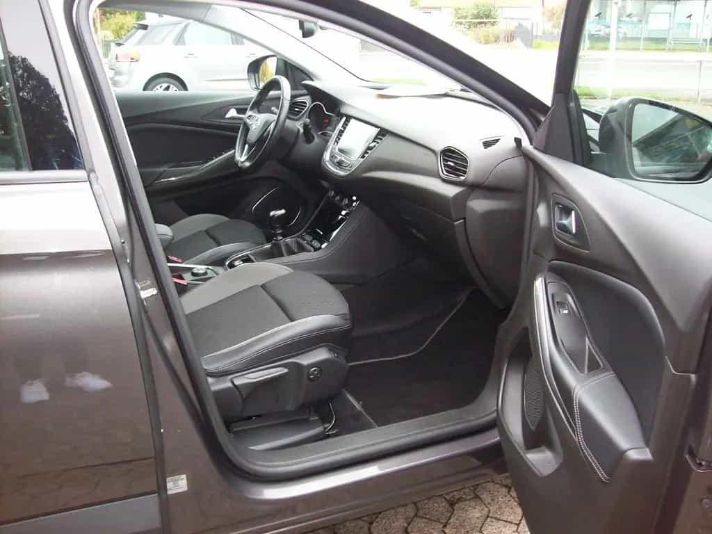 Opel Grandland (X) 1.2 T LED 360* SHZ LHZ Navi AHK 10/2021-photo-3