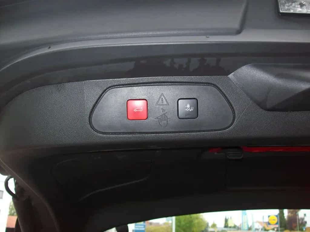 Opel Grandland (X) 1.2 T LED 360* SHZ LHZ Navi AHK 10/2021-photo-8