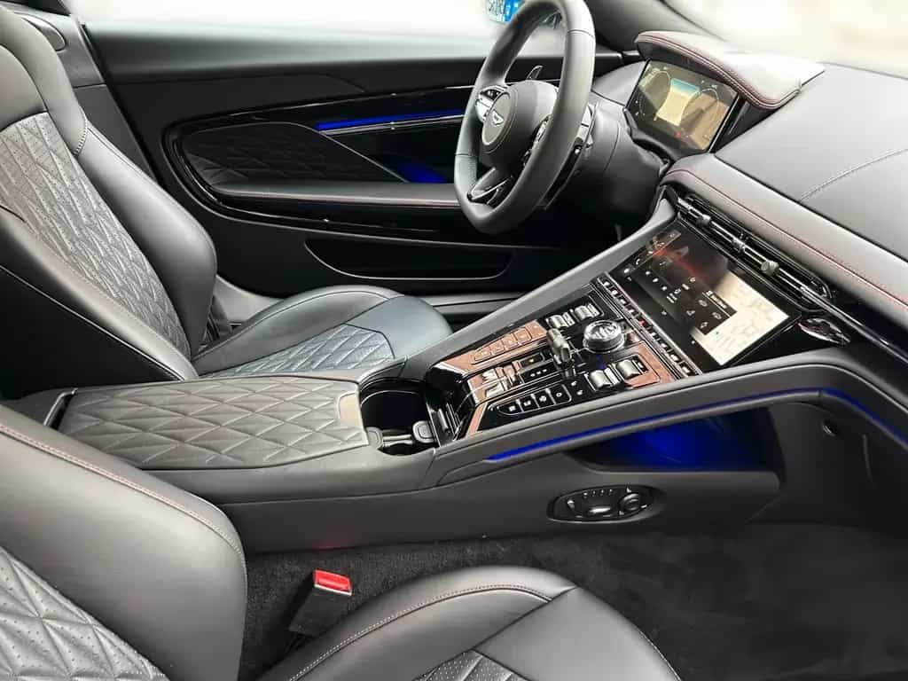 Aston Martin DB12 Coupe null-photo-11