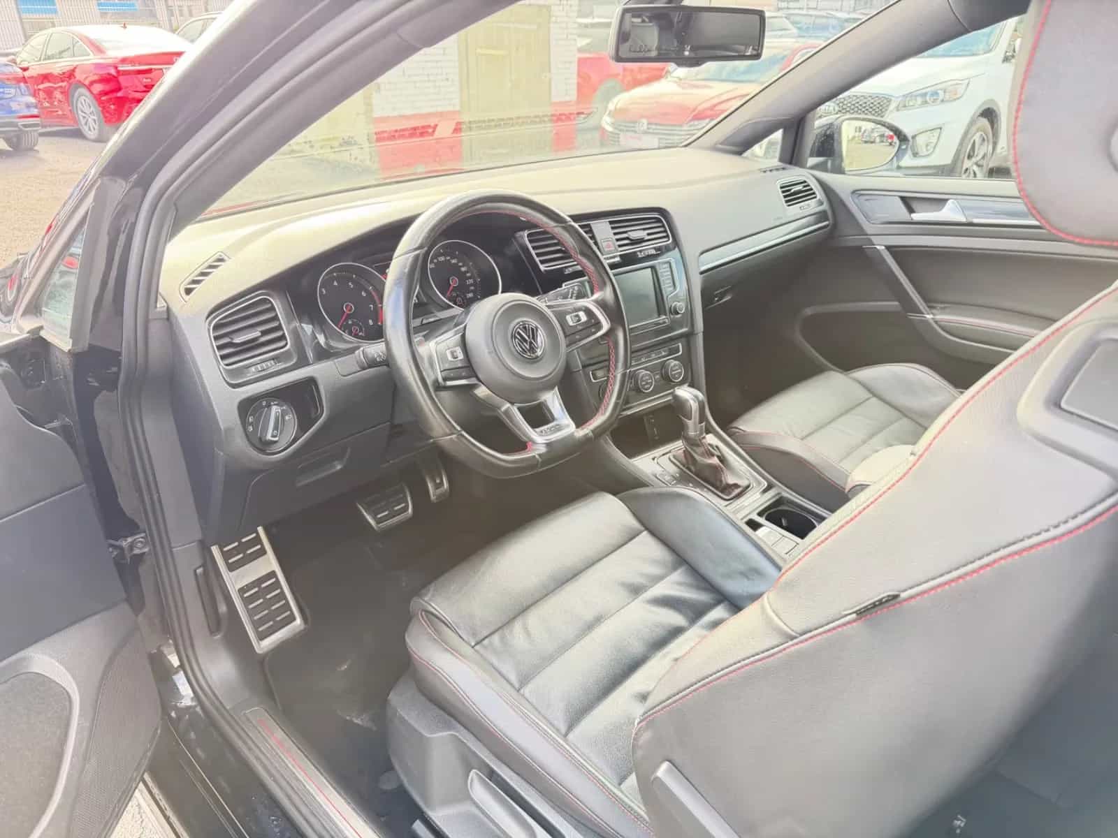 Volkswagen Golf 06/2015-photo-11