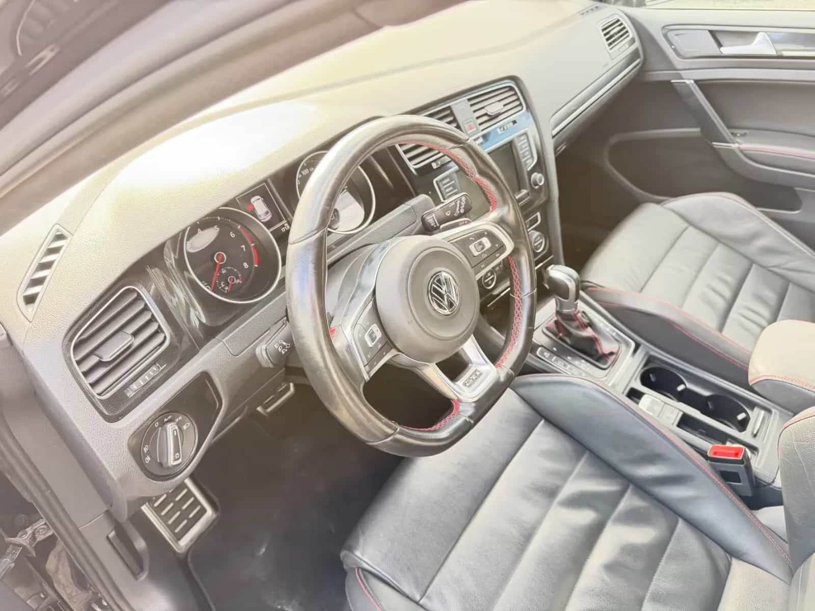 Volkswagen Golf 06/2015-photo-14