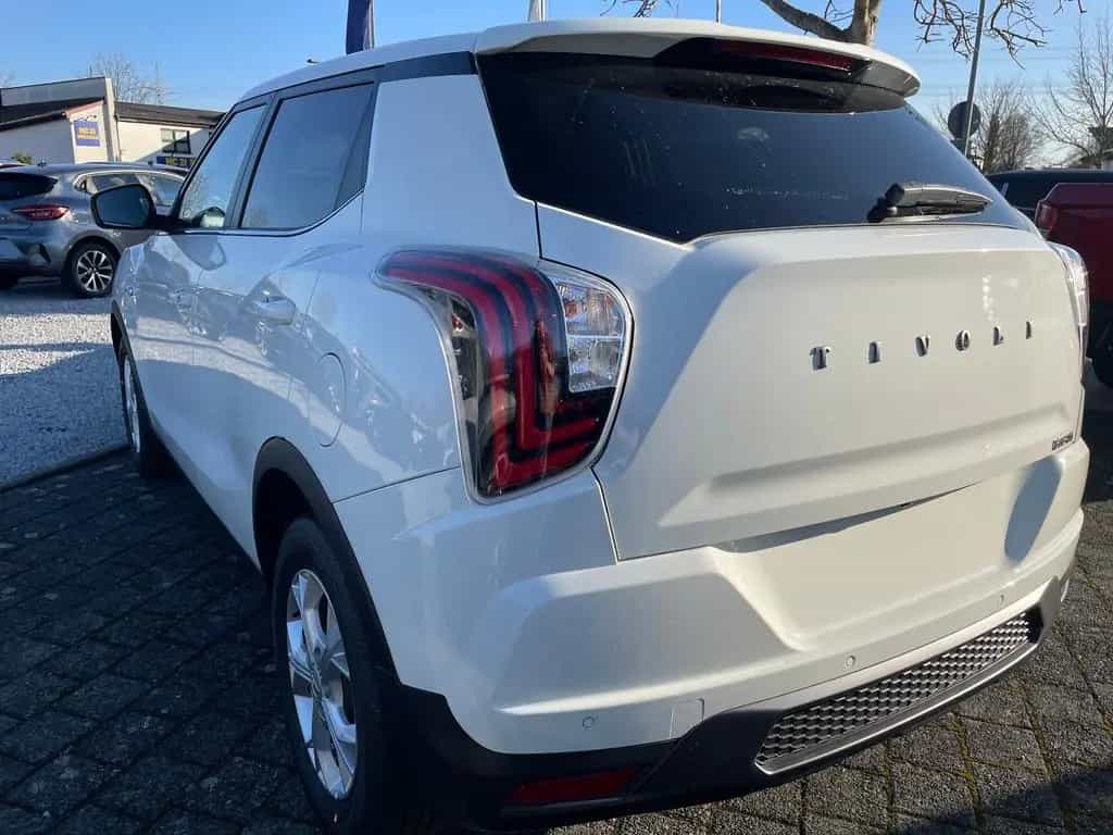 KGM Tivoli 1.5 T-GDI Essential (Nomad) null-photo-0