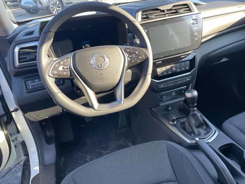 KGM Tivoli 1.5 T-GDI Essential (Nomad) null-photo-2