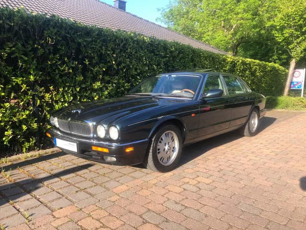 Jaguar X 300 06/1997-photo-0