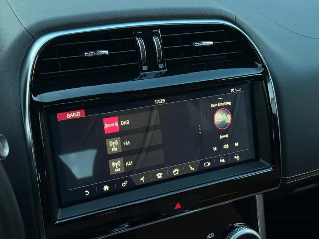 Jaguar XE D180 R-Dynamic SE Lim 360°|HuD|Leder|TWA|Memo 06/2019-photo-13