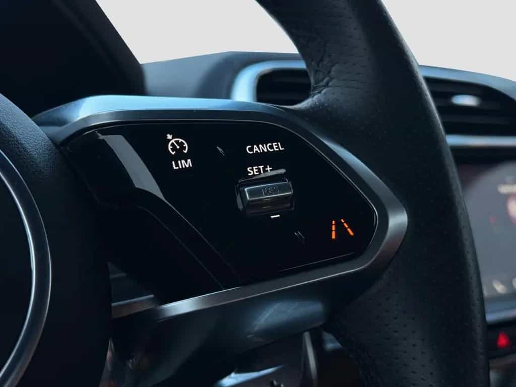 Jaguar XE D180 R-Dynamic SE Lim 360°|HuD|Leder|TWA|Memo 06/2019-photo-16