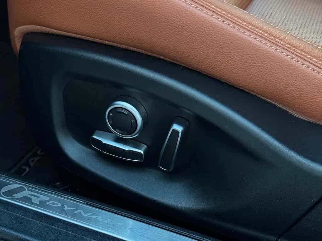 Jaguar XE D180 R-Dynamic SE Lim 360°|HuD|Leder|TWA|Memo 06/2019-photo-18