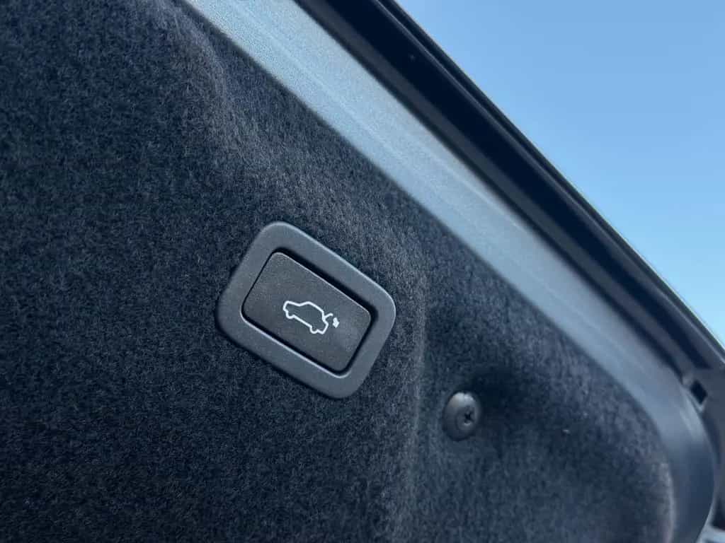 Jaguar XE D180 R-Dynamic SE Lim 360°|HuD|Leder|TWA|Memo 06/2019-photo-23