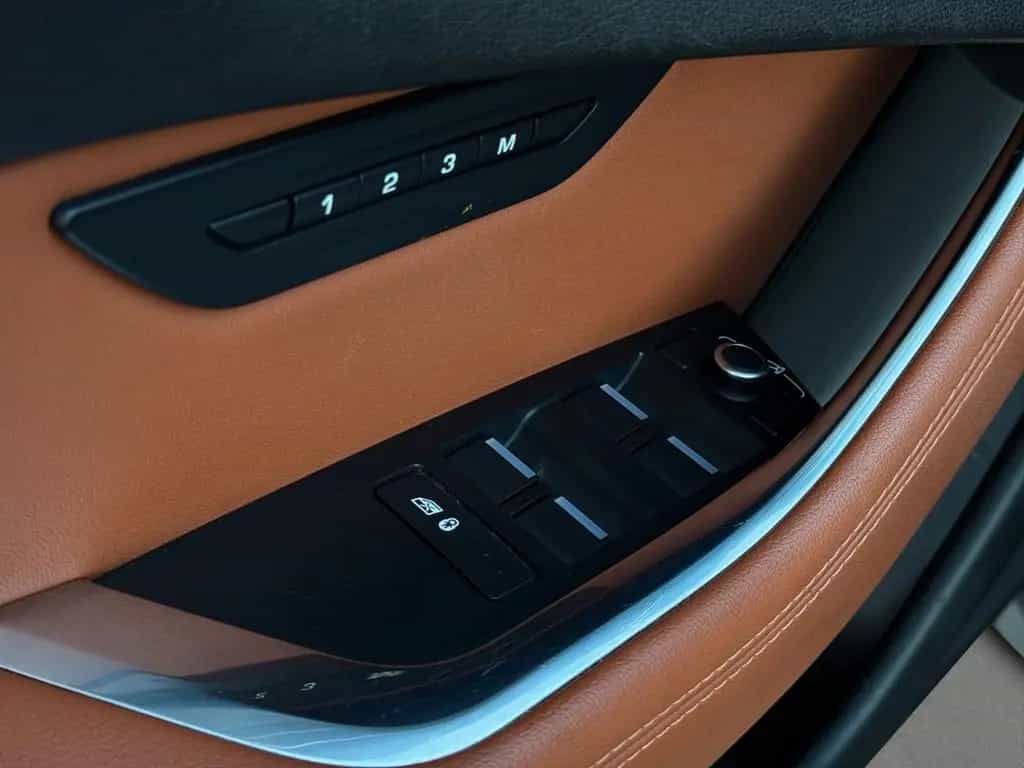 Jaguar XE D180 R-Dynamic SE Lim 360°|HuD|Leder|TWA|Memo 06/2019-photo-24
