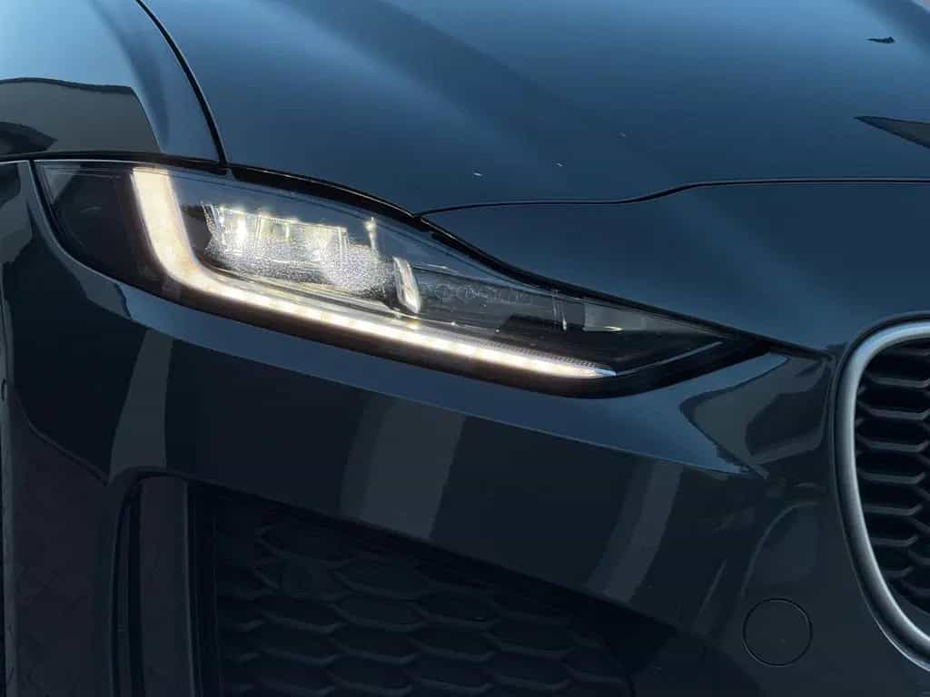 Jaguar XE D180 R-Dynamic SE Lim 360°|HuD|Leder|TWA|Memo 06/2019-photo-28