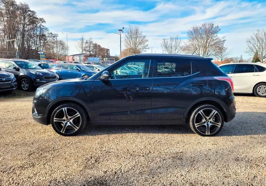 Ssangyong Tivoli 1.6 e-XDi 160 SAPPHIRE 4WD 03/2017-photo-1