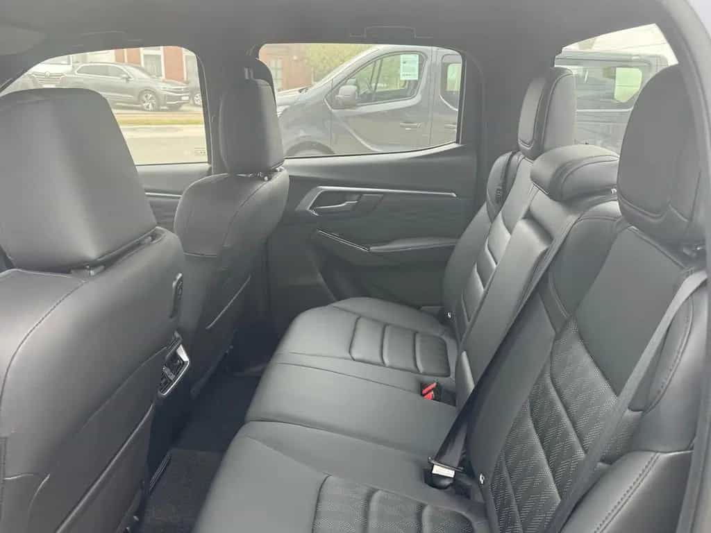 Isuzu D-Max Double Cab 4WD LS 11/2025-photo-10