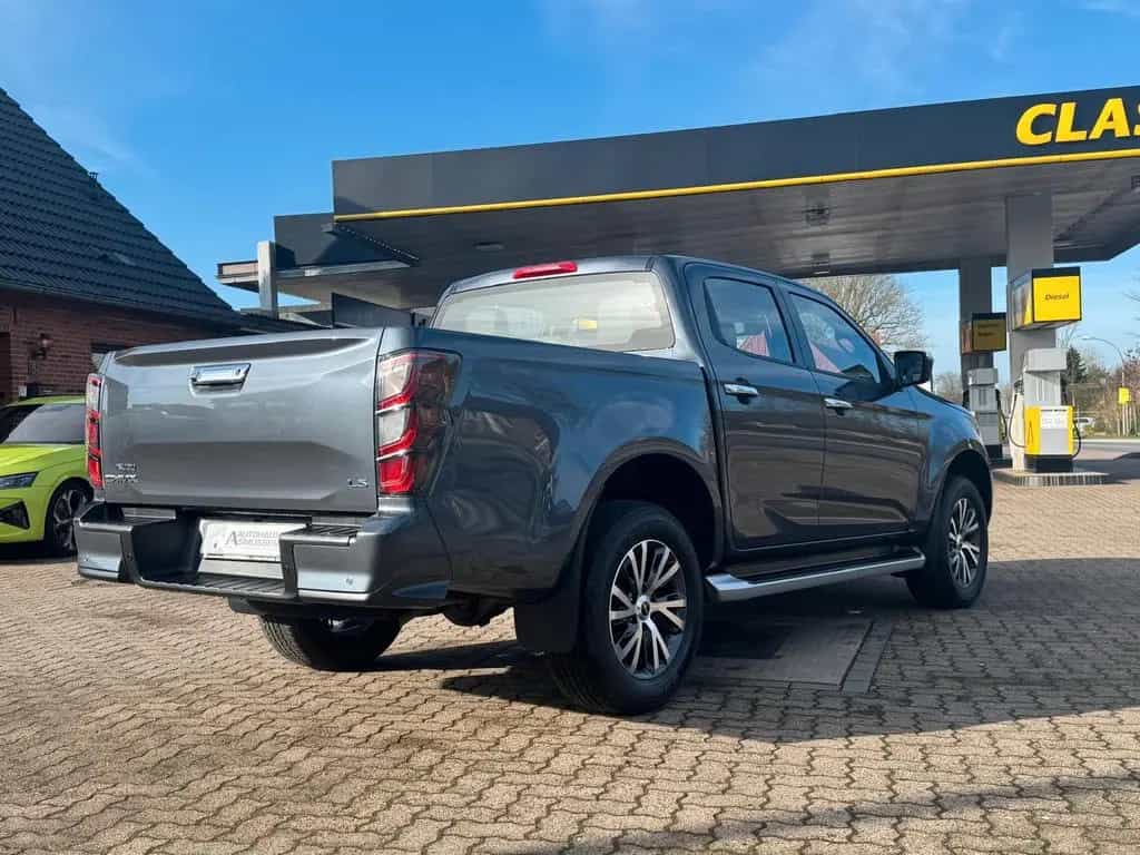 Isuzu D-Max Double Cab 4WD LS 11/2025-photo-2