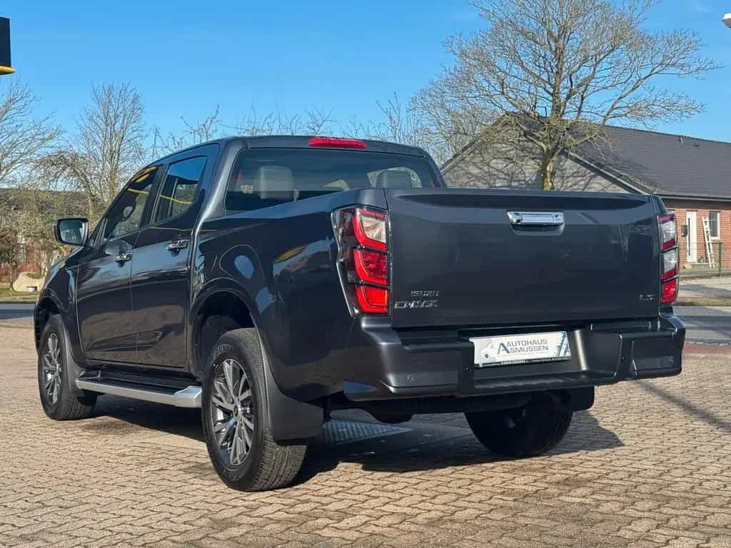 Isuzu D-Max Double Cab 4WD LS 11/2025-photo-3