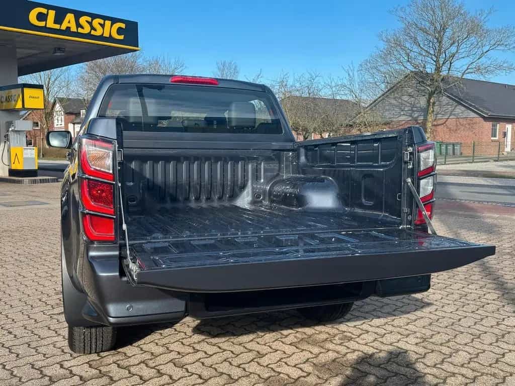 Isuzu D-Max Double Cab 4WD LS 11/2025-photo-5