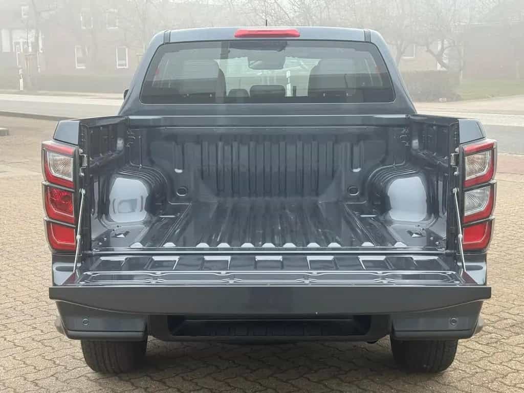 Isuzu D-Max Double Cab 4WD LS 11/2025-photo-6