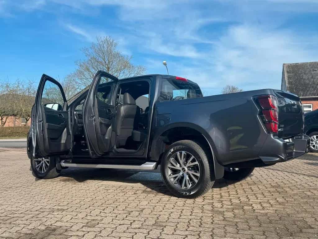 Isuzu D-Max Double Cab 4WD LS 11/2025-photo-8